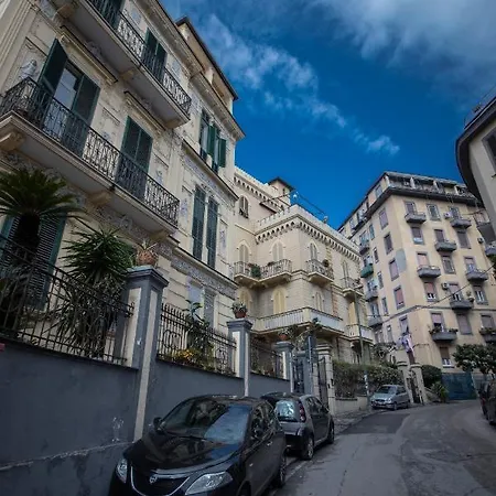 לינה וארוחת בוקר Casa Cavaliere נאפולי