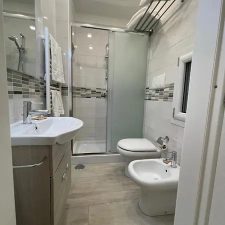 Casa Cavaliere 3* נאפולי