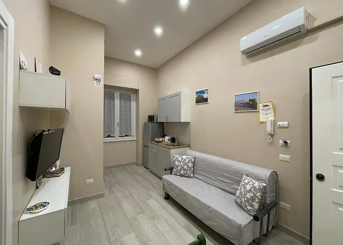 Casa Cavaliere Bed and Breakfast Νάπολη